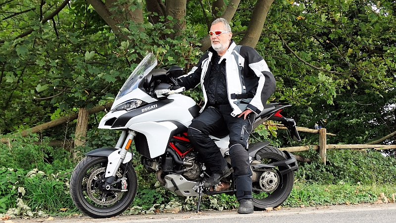 Motorradbekleidung Test / ECE Norm