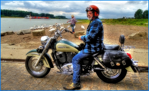 Honda VT 1100 C3 / Aero auf AVON Reifen