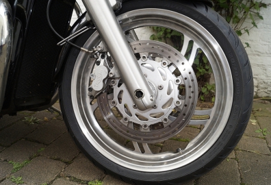 AVON Cobra auf Triumph Thunderbird